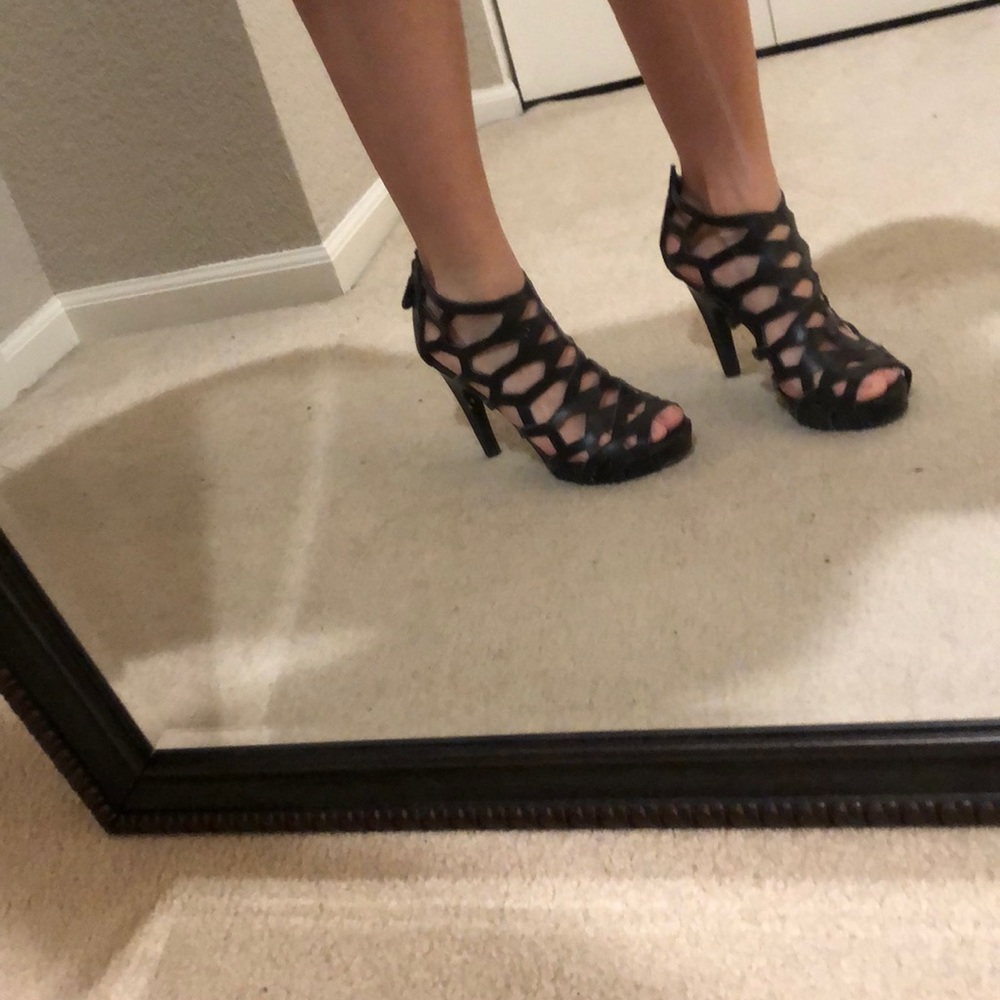 Black cutout bootie heel